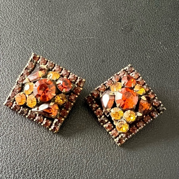 weiss Jewelry - Vintage Weiss 1950s Amber Rhinestone Square Clip On Earrings